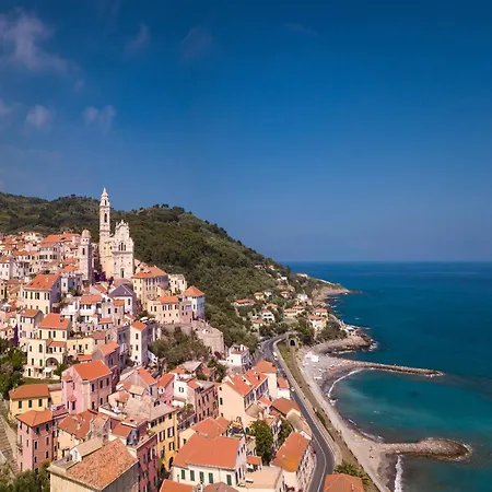 Paradiso Al Mare Shared Pool - Happy Apartment