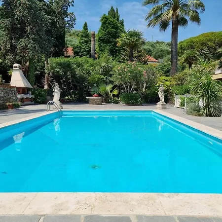 Paradiso Al Mare Shared Pool - Happy