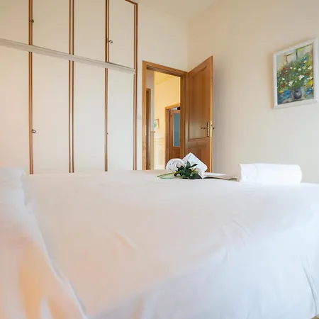 Paradiso Al Mare Shared Pool - Happy Apartamento