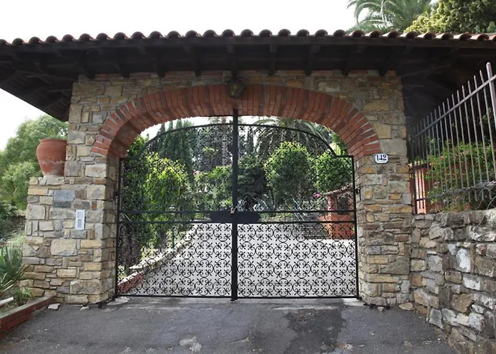 Paradiso Al Mare Shared Pool - Happy * 迪亚诺马里纳