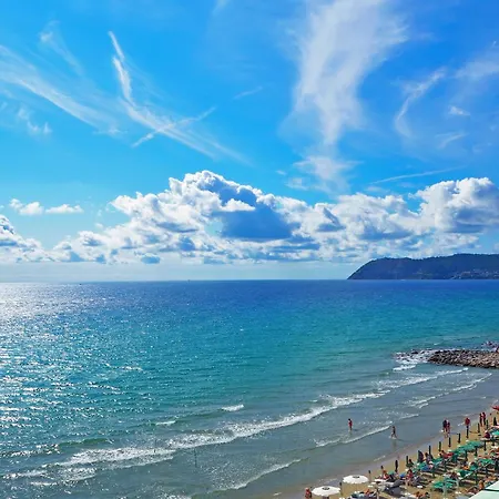 Appartamento Paradiso Al Mare Terrace And Shared Pool - Happy Rentals *