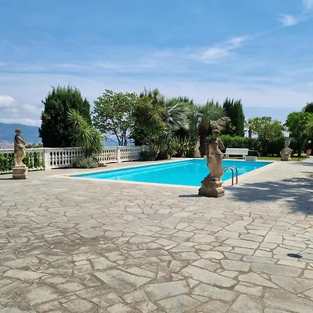 Paradiso Al Mare Terrace And Shared Pool - Happy Rentals