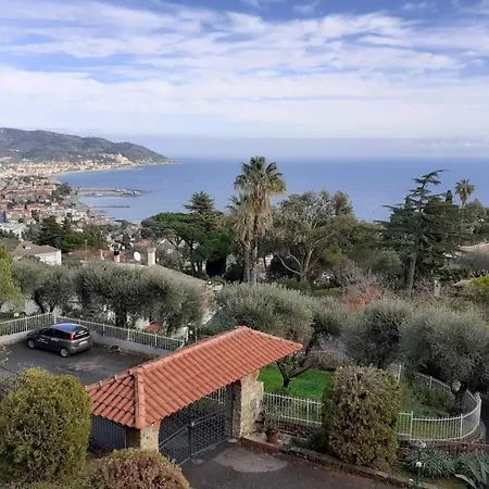 Appartamento Paradiso Al Mare Shared Pool - Happy *