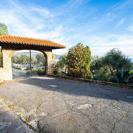 Paradiso Al Mare Shared Pool - Happy دْيانو مارينا